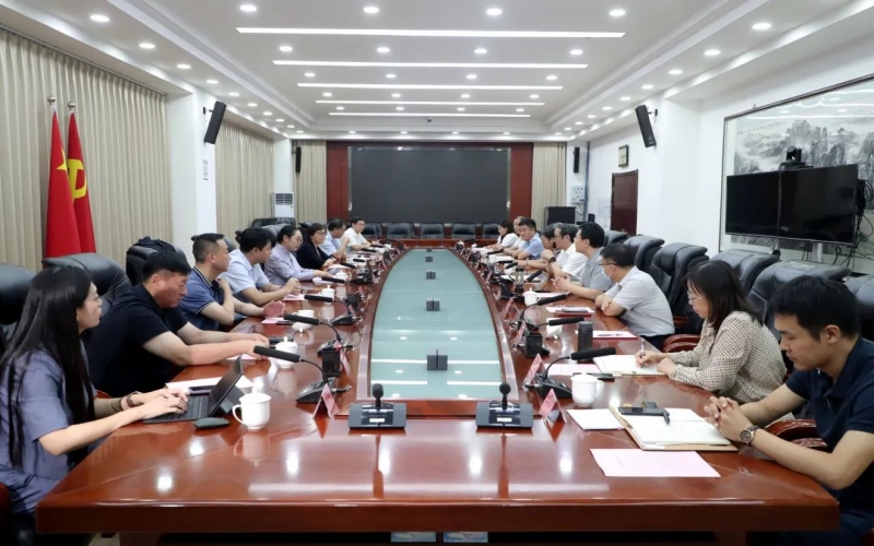 周波接待天津榮程祥泰投資控股集團(tuán)有限公司、天津東疆綜合保稅區(qū)、天津市海河產(chǎn)業(yè)基金管理有限公司負(fù)責(zé)人一行