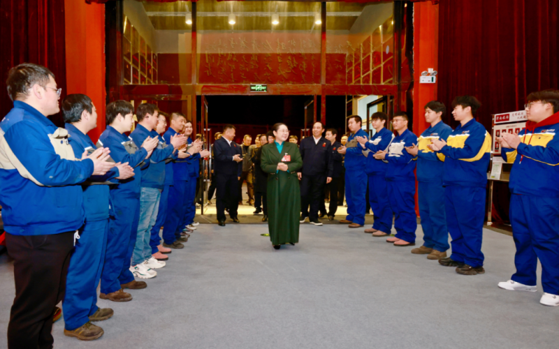 榮程集團歡迎全國人大代表、榮程集團董事會主席張榮華光榮履職載譽歸來