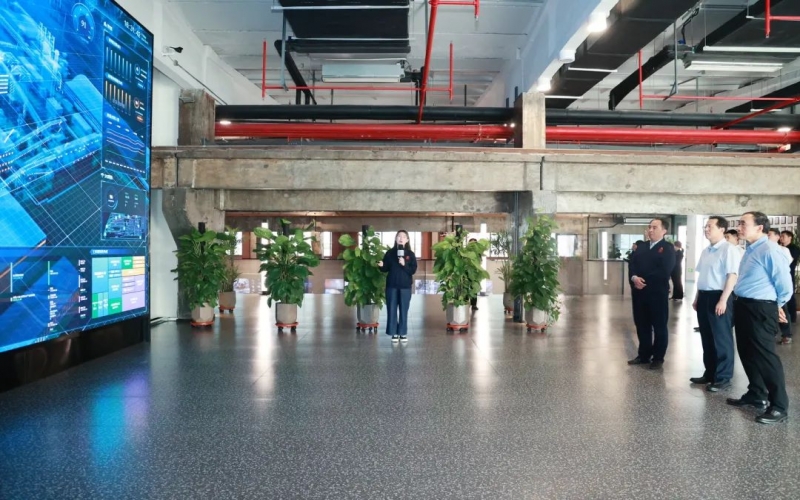 天津市政協(xié)黨組成員趙海山、副主席李劍萍一行到榮程集團(tuán)參觀調(diào)研