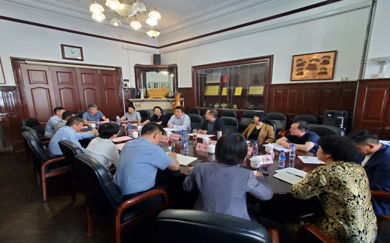 媒體鏈接 - 天津市工商聯(lián)召開(kāi)學(xué)習(xí)貫徹民營(yíng)經(jīng)濟(jì)促進(jìn)法專(zhuān)題座談會(huì)